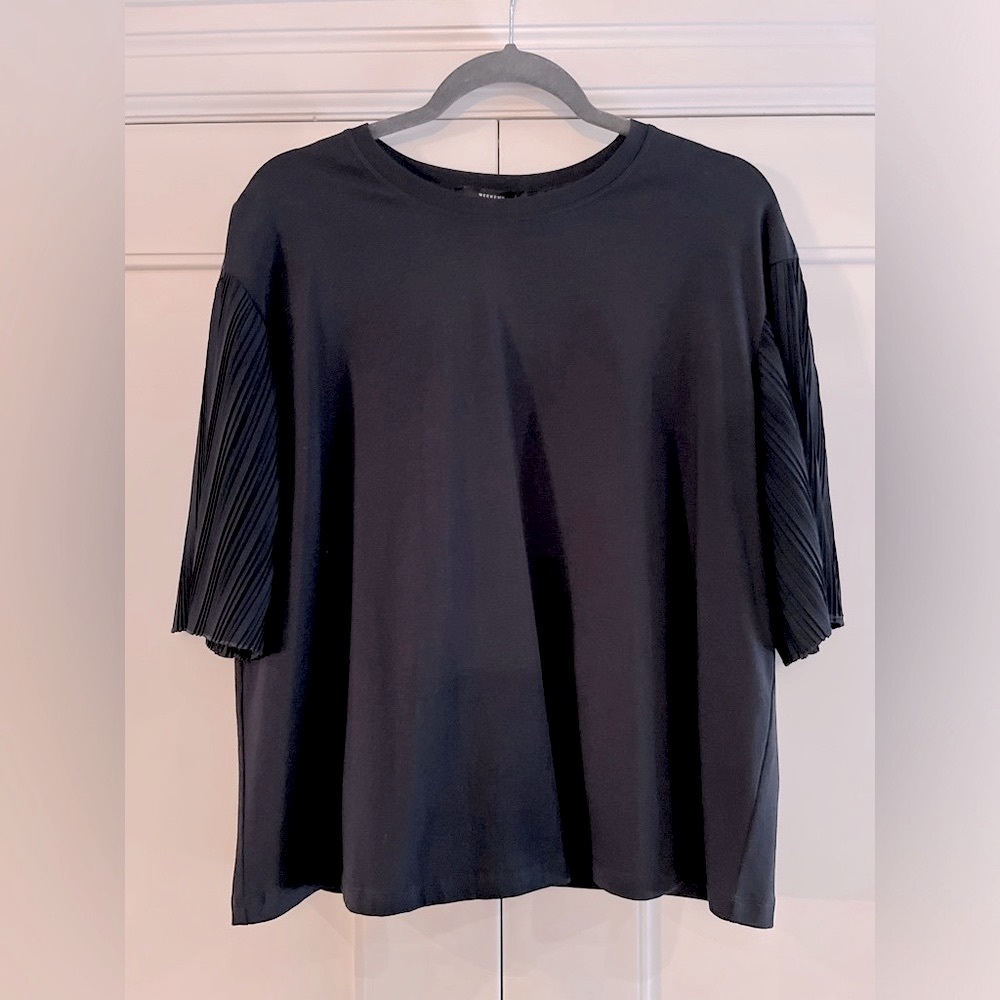 NWT Weekend MaxMara Navy Blue Top w/ Delicate Pleated Sleeves, Size L
